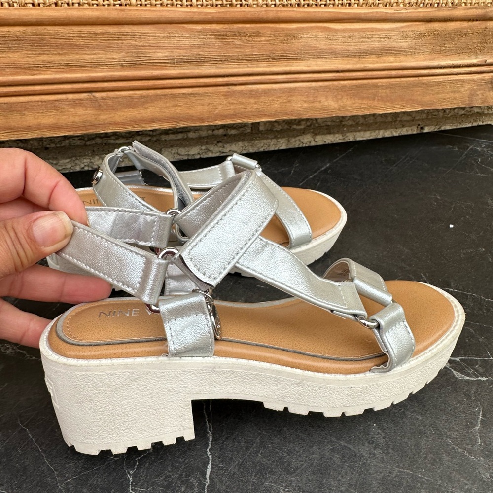 Nine West Girl's Silver Strappy Sandals Hook & Loop Open Toe Block Heel Size 13